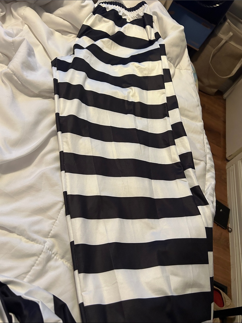 Striped Black & White Prisoner costume pant shirt hat Women large never used - Picture 4 of 4